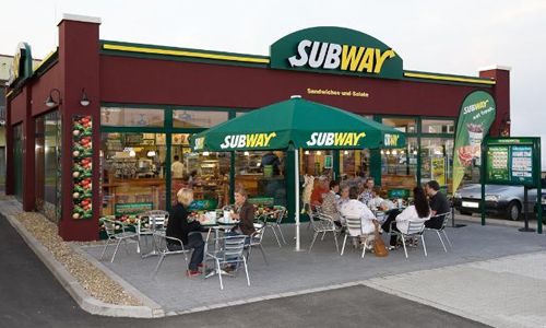 A Subway franchise location.